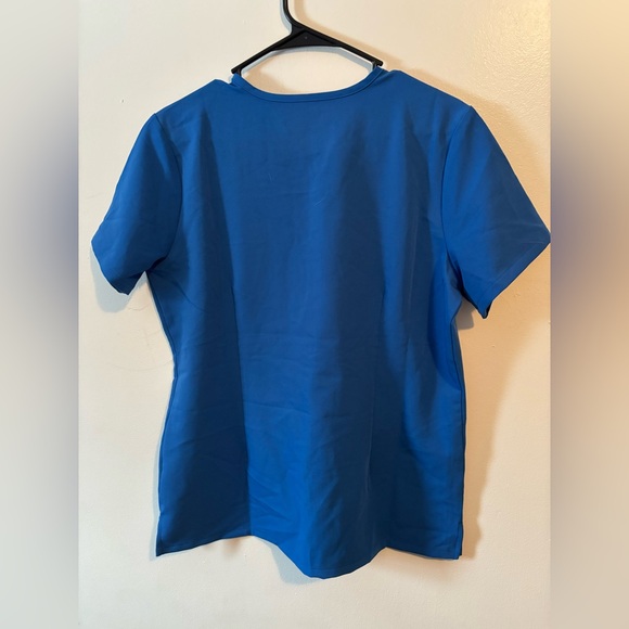 FIGS Scrub Top - Picture 3 of 3